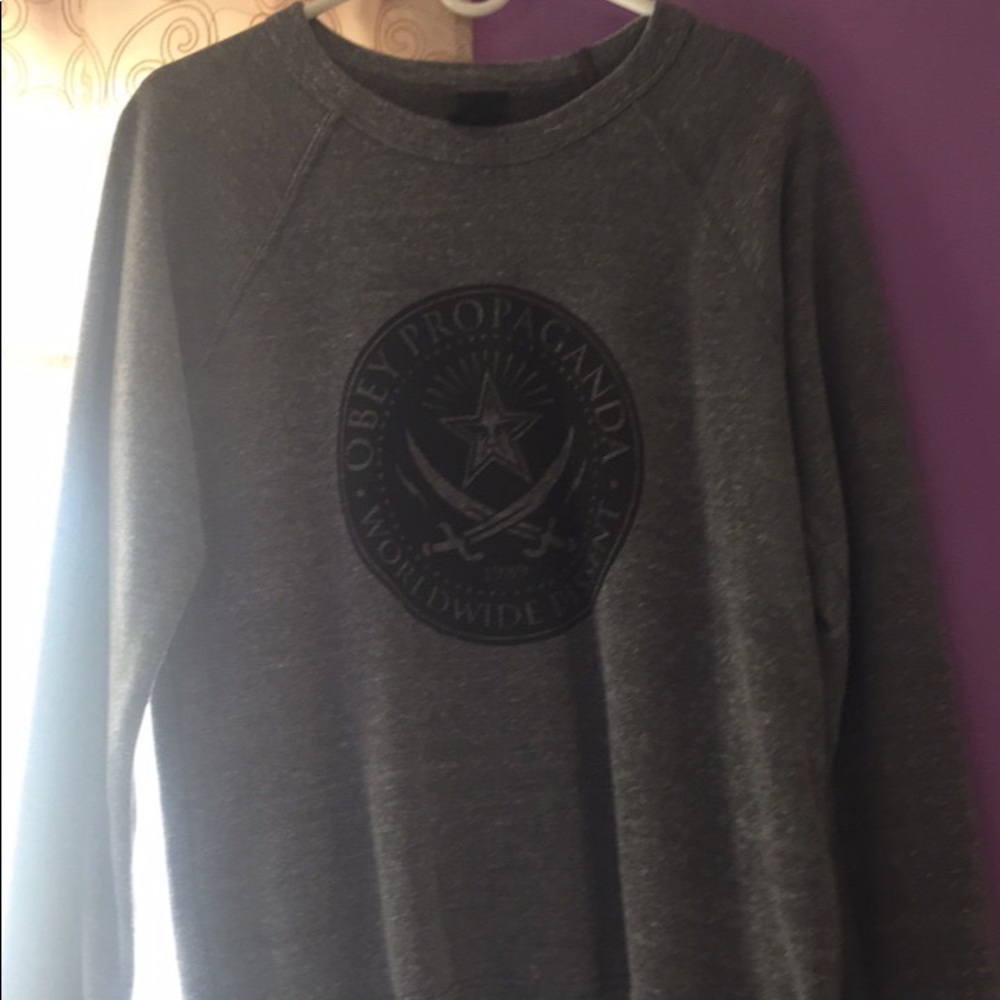 Obey sweater shirt